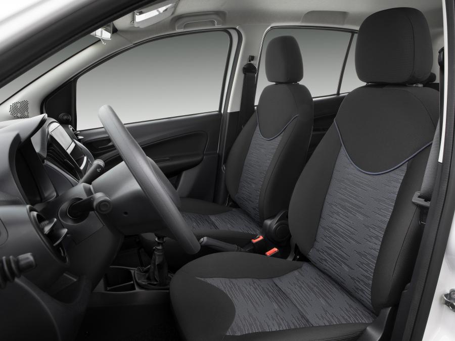 Интерьер Fiat Uno Attractive (327) 2018 года  (фото 3 из 4)
